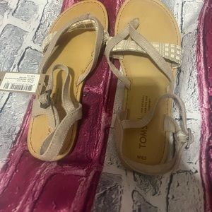 Tom’s Lexie novelty Canvas Sandal NWT